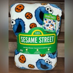 CUTE 🥰 SESAME STREET COOKIE MONSTER SOFT PLUSH BLANKET TWIN 68” X 90”